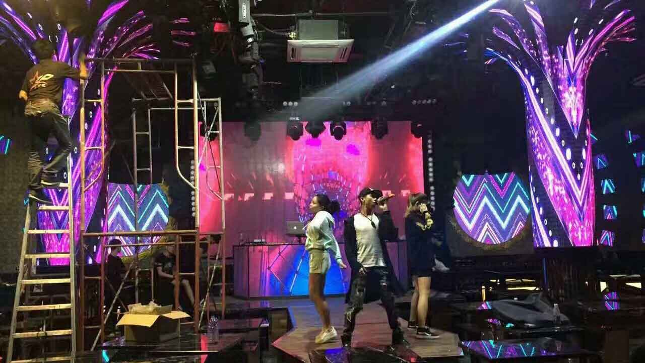 led-screen-dj-booth bar led screen