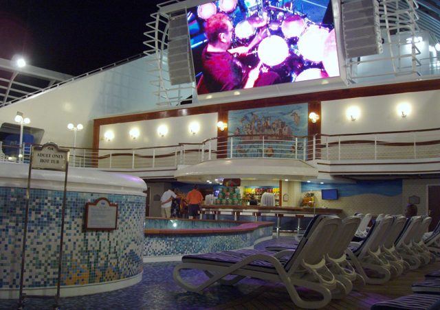 OLYMPUS DIGITAL CAMERA Nautical LED video wall
